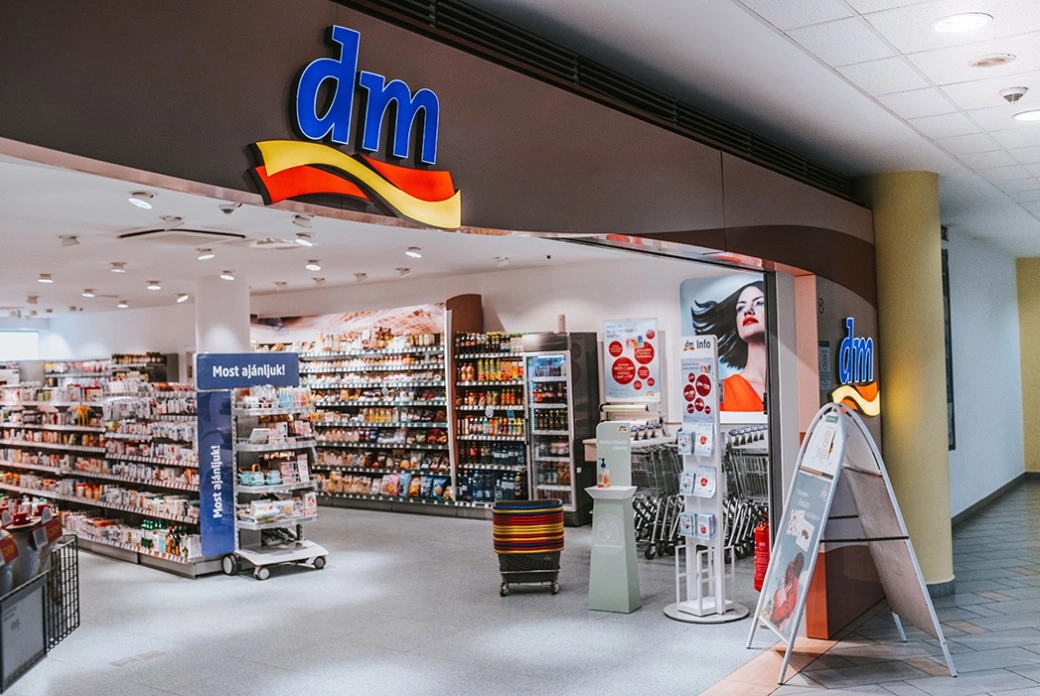 Wholesale retail store image: dm